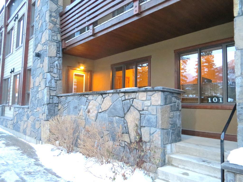 Luxury Canmore Vacations Apartment Exterior foto